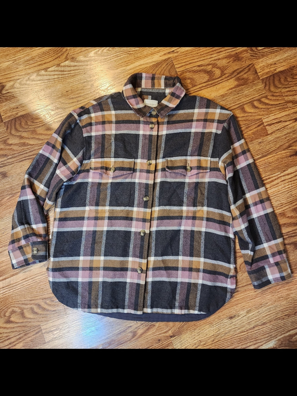 AE Plaid Flannel Button-Up Shirt in Gray, Purple, Tan & Cream Size XL